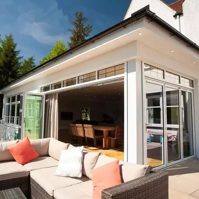 A porta de dobramento plástica personalizada exterior UPVC molda o projeto de vidro do acordeão Bifold
