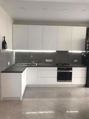 Armário de cozinha moderno pronto para uso Rta com interruptor de sensor