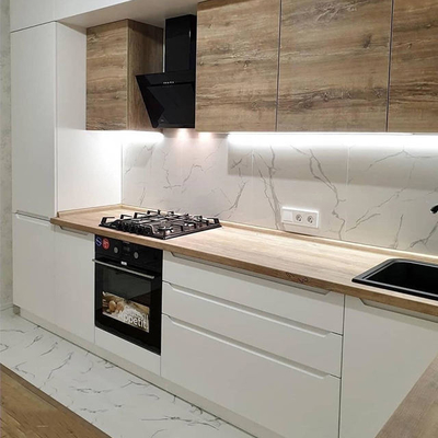 O armário lustroso ajustou a categoria favorável ao meio ambiente/E1 branca das cozinhas da laca E0