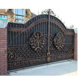 Entrada da segurança que desliza portas da entrada de automóveis, projeto da via principal do ferro forjado