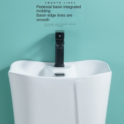 Preço por atacado Produtos sanitários modernos Banheira de banho de cerâmica branca