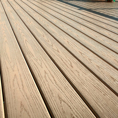 Decking composto resistente UV do PVC de 18mm Matt Plastic Wood Grain Flooring
