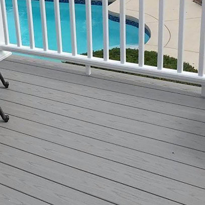 Decking composto resistente UV do PVC de 18mm Matt Plastic Wood Grain Flooring