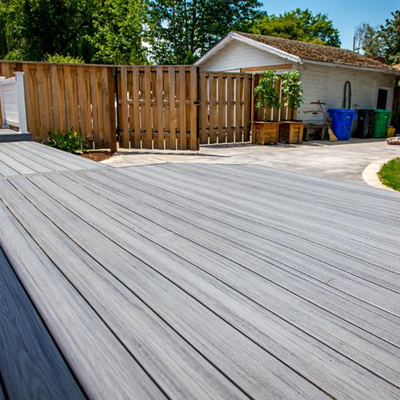 Decking composto resistente UV do PVC de 18mm Matt Plastic Wood Grain Flooring