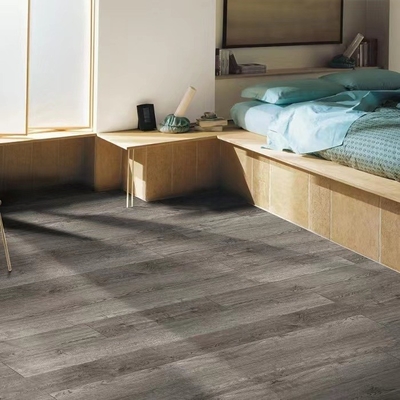 prancha luxuosa de madeira do vinil de Cork Backed Interlocking SPC do revestimento da grão do falso de 5mm
