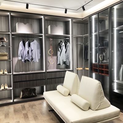 Armário de madeira modular dobrável ajustável do armazenamento do vestuário na sala de visitas