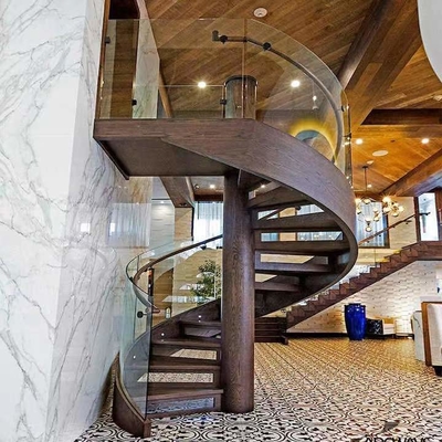 Espaço da largura do OEM 300mm que salvar a escadaria de vidro de aço inoxidável interior da escadaria espiral