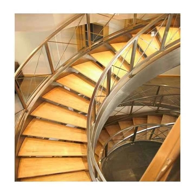 Espaço que salvar a escadaria espiral para o sótão